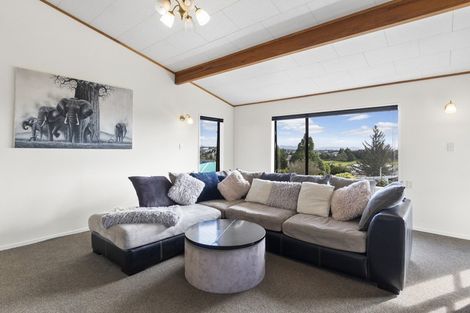 Photo of property in 39 Russleigh Drive, Dinsdale, Hamilton, 3204