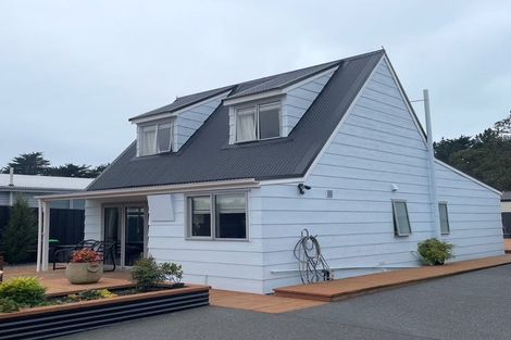 Photo of property in 44 Rotten Row, Waikuku Beach, 7473