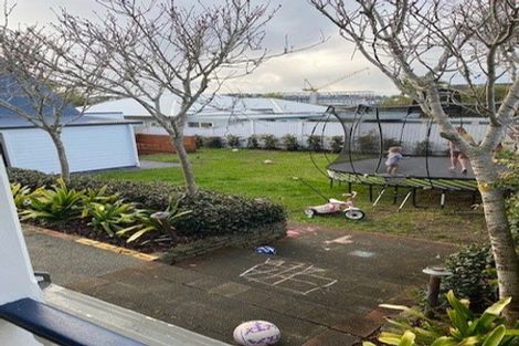 Photo of property in 8 Dodson Avenue, Milford, Auckland, 0620