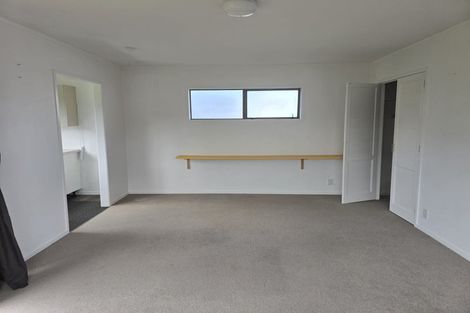 Photo of property in 8 Staveley Avenue, Mount Roskill, Auckland, 1041