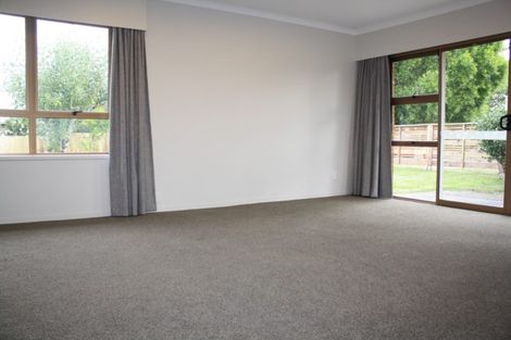 Photo of property in 2/2 Thurston Place, Bucklands Beach, Auckland, 2012