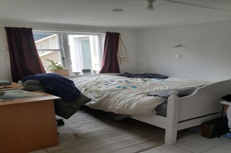 Photo of property in 100 Kelburn Parade, Kelburn, Wellington, 6012