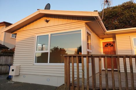 Photo of property in 40a Peach Road, Glenfield, Auckland, 0629