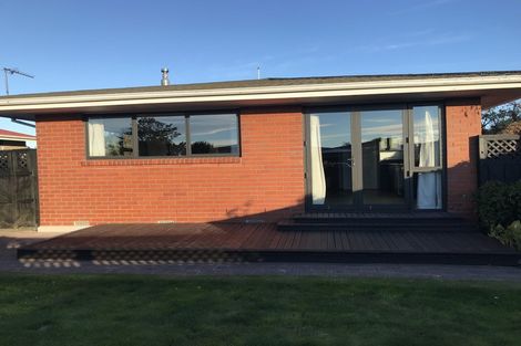 Photo of property in 1/5 Rhyl Place, Bryndwr, Christchurch, 8053