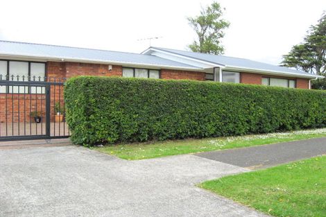 Photo of property in 10 Wallace Road, Mangere Bridge, Auckland, 2022