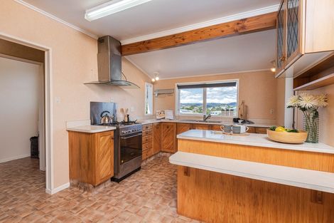 Photo of property in 29 Oakleigh Street, Maungaraki, Lower Hutt, 5010