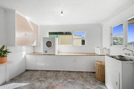 Photo of property in 468 Carrington Street, Upper Vogeltown, New Plymouth, 4310