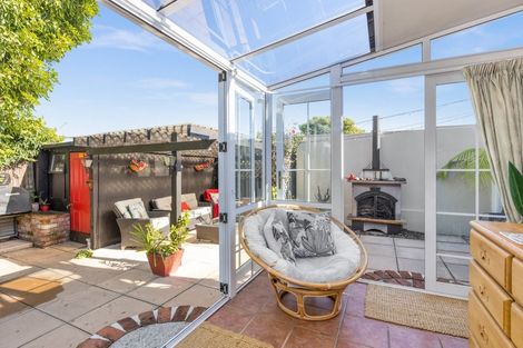 Photo of property in 128 Charles Street, Westshore, Napier, 4110