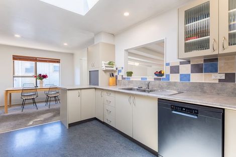 Photo of property in 21 Dale Road, Raumati South, Paraparaumu, 5032