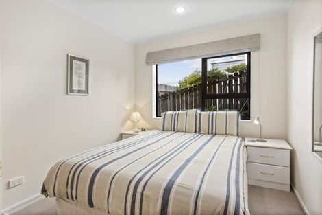 Photo of property in 2/378 Evans Bay Parade, Hataitai, Wellington, 6021