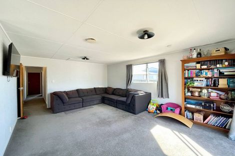 Photo of property in 10 Wicklow Place, Bell Block, New Plymouth, 4312
