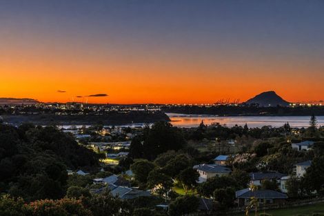 Photo of property in 35 Estuary View Road, Welcome Bay, Tauranga, 3112