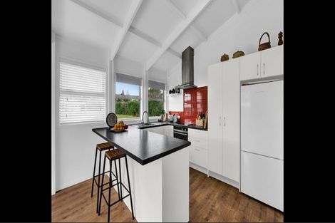 Photo of property in 11 Tasman Street, Opunake, 4616