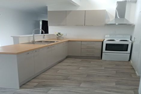 Photo of property in 5 Iris Place, Clendon Park, Auckland, 2103