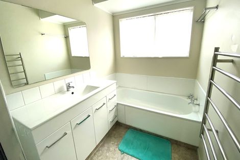 Photo of property in 1/15 Kurnell Drive, Botany Downs, Auckland, 2010