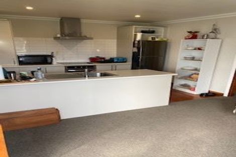 Photo of property in 10 Queens Road, Glen Avon, New Plymouth, 4312
