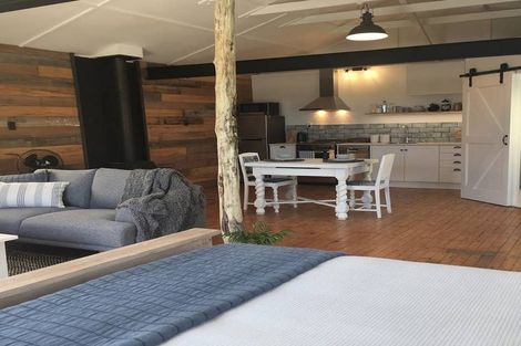 Photo of property in 1084 Makara Road, Makara Beach, Karori, 6972