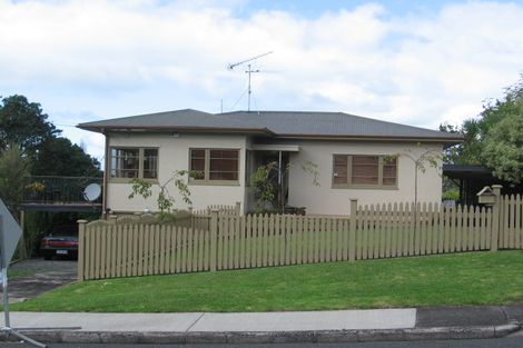 Photo of property in 3 Tahi Terrace, Glen Eden, Auckland, 0602