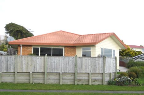 Photo of property in 82 Oranga Street, Westown, New Plymouth, 4310