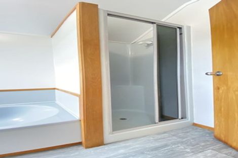 Photo of property in 4/43-53 Chivalry Road, Glenfield, Auckland, 0629