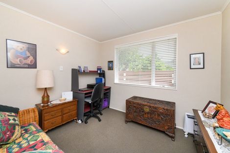 Photo of property in 6 Mudgway Place, Awapuni, Palmerston North, 4412