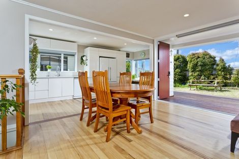 Photo of property in 20 Deep Creek Road, Torbay, Auckland, 0630