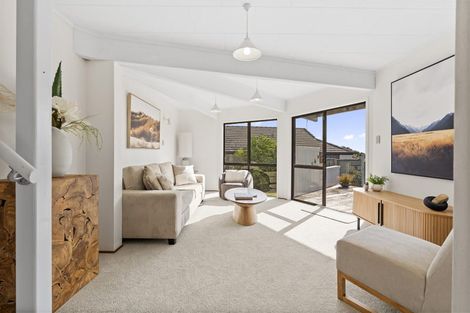 Photo of property in 26 Pacific Parade, Army Bay, Whangaparaoa, 0930