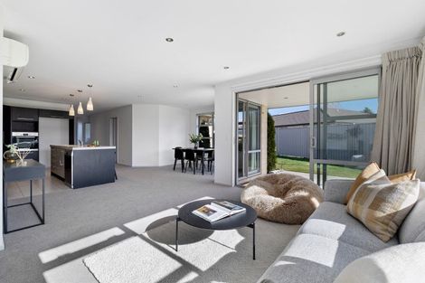 Photo of property in 12 Crabbe Place, Cromwell, 9310