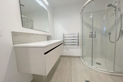 Photo of property in 4g/175 Hurstmere Road, Takapuna, Auckland, 0622