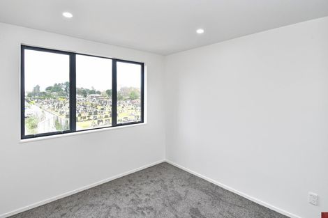 Photo of property in 39 Tapuwae Way, Mangere Bridge, Auckland, 2022