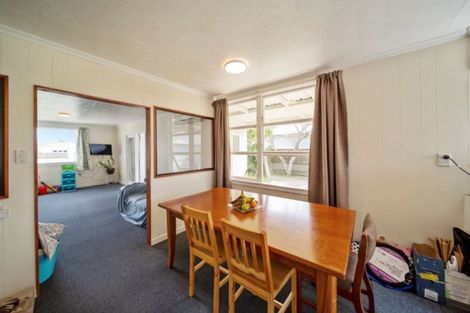 Photo of property in 3 Rainsford Street, Moturoa, New Plymouth, 4310