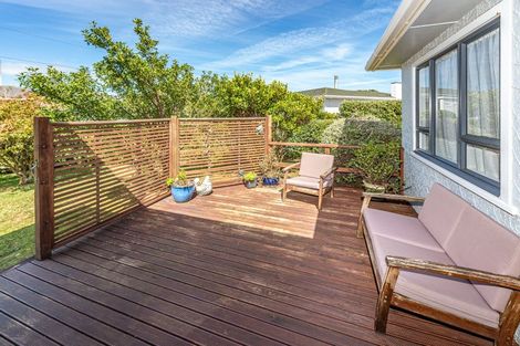 Photo of property in 21 Omori Place, Castlecliff, Whanganui, 4501