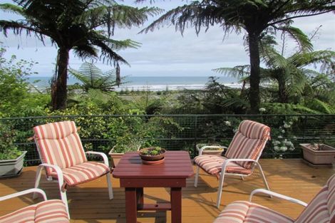 Photo of property in 20 Weenink Road, Karoro, Greymouth, 7805