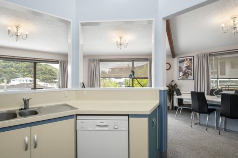 Photo of property in 6 Seaview Crescent, Picton, 7220