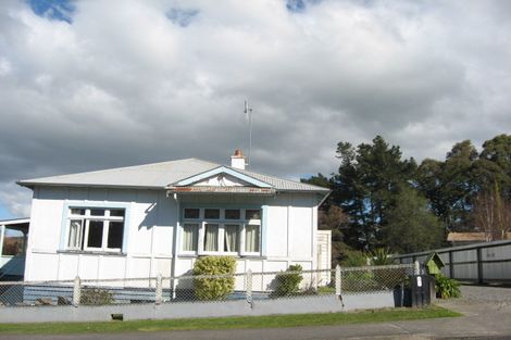 Photo of property in 4 Matthew Street, Waipawa, 4210
