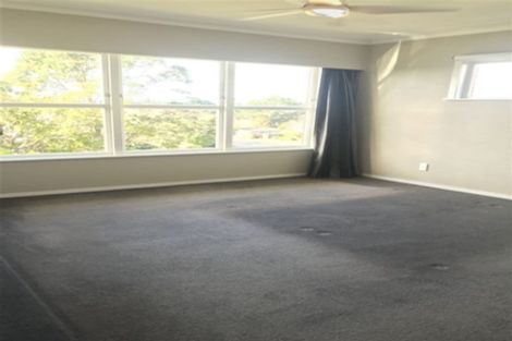Photo of property in 19 Hartley Terrace, Massey, Auckland, 0614