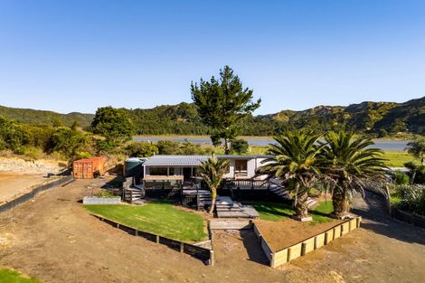 Photo of property in 173 Te Mahoe Road, Mokau, 4376