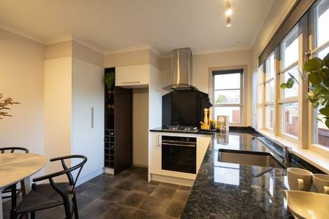 Photo of property in 25 Winston Avenue, Hokowhitu, Palmerston North, 4410