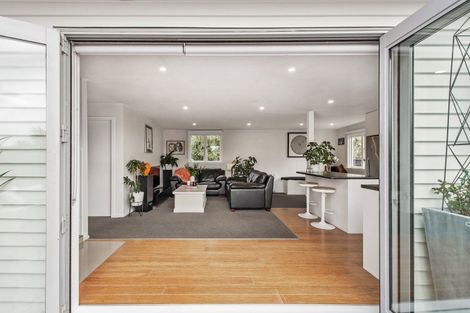 Photo of property in 31 Broadway Avenue, Waikuku Beach, 7473