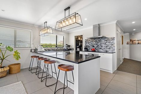 Photo of property in 15 Mike Smith Drive, Cambridge, 3434