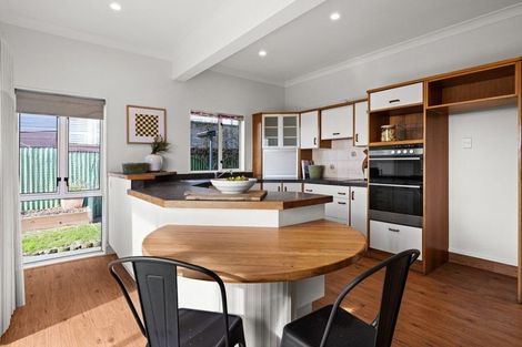 Photo of property in 7 Charles Street, Westshore, Napier, 4110