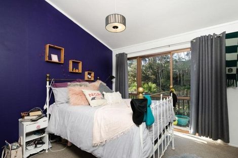 Photo of property in 42 Opanuku Road, Henderson Valley, Auckland, 0612