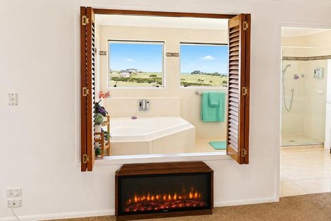 Photo of property in 58 Nautilus Drive, Gulf Harbour, Whangaparaoa, 0930