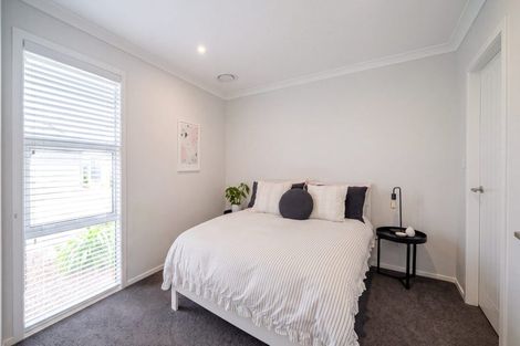 Photo of property in 15 Rewarewa Way, Timberlea, Upper Hutt, 5018
