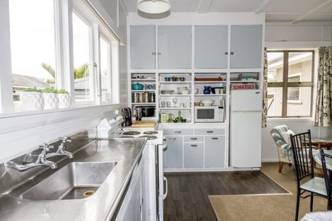 Photo of property in 90 Lyndhurst Street, Takaro, Palmerston North, 4412