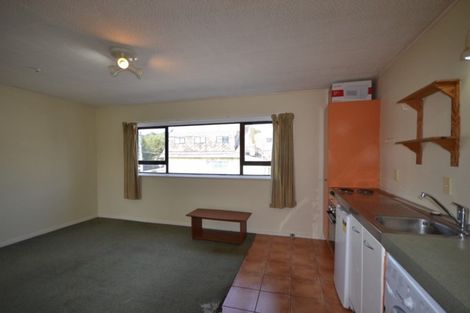 Photo of property in 4/52 Russell Terrace, Berhampore, Wellington, 6023