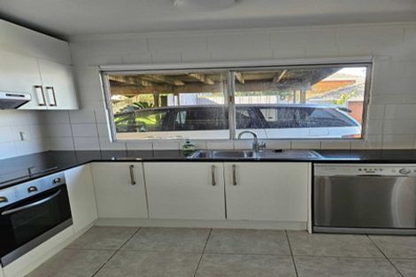 Photo of property in 1/16 Wernham Place, Northcote, Auckland, 0626