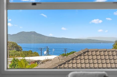 Photo of property in 10a Scarboro Terrace, Murrays Bay, Auckland, 0630