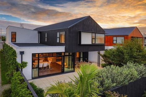 Photo of property in 8 Hastings Street, Hobsonville, Auckland, 0616