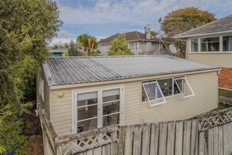 Photo of property in 74 Kervil Avenue, Te Atatu Peninsula, Auckland, 0610